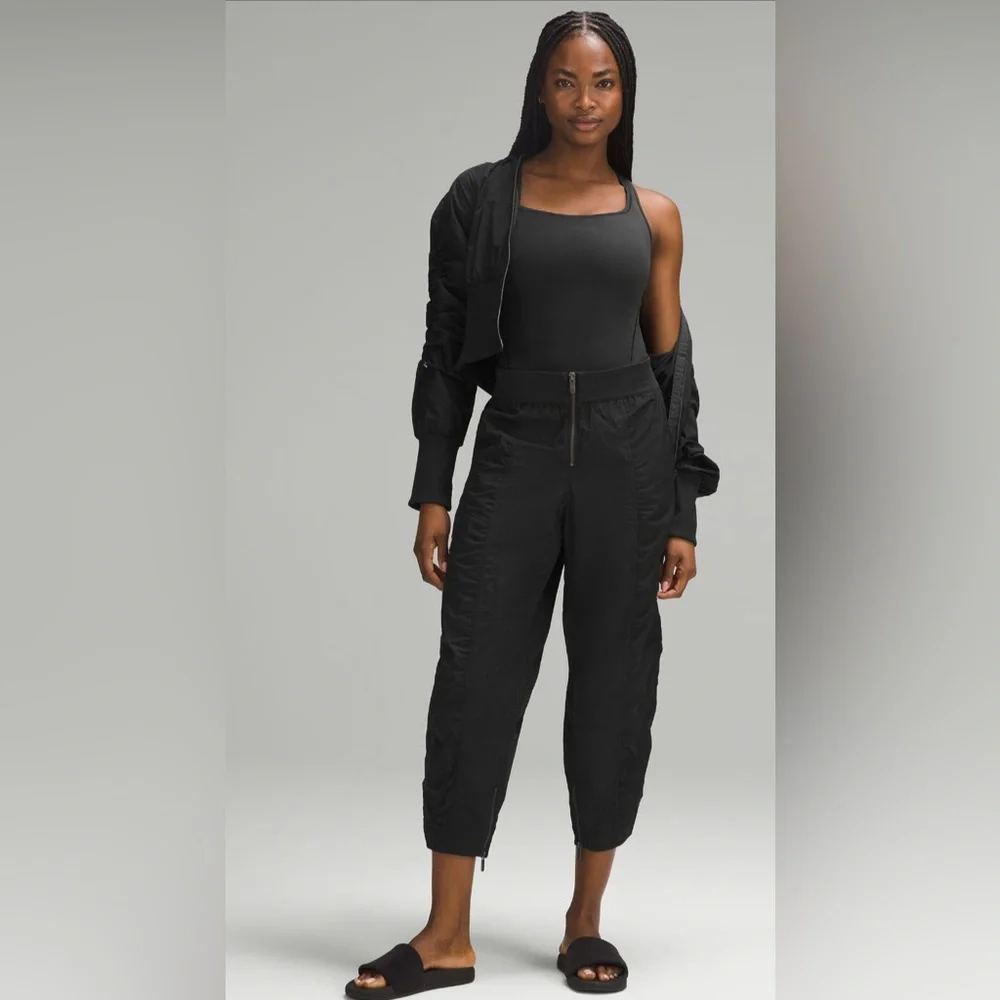 NWT Lululemon Wundermost Ultra-Soft Nulu Square-Neck Sleeveless Bodysuit - Picture 4 of 15